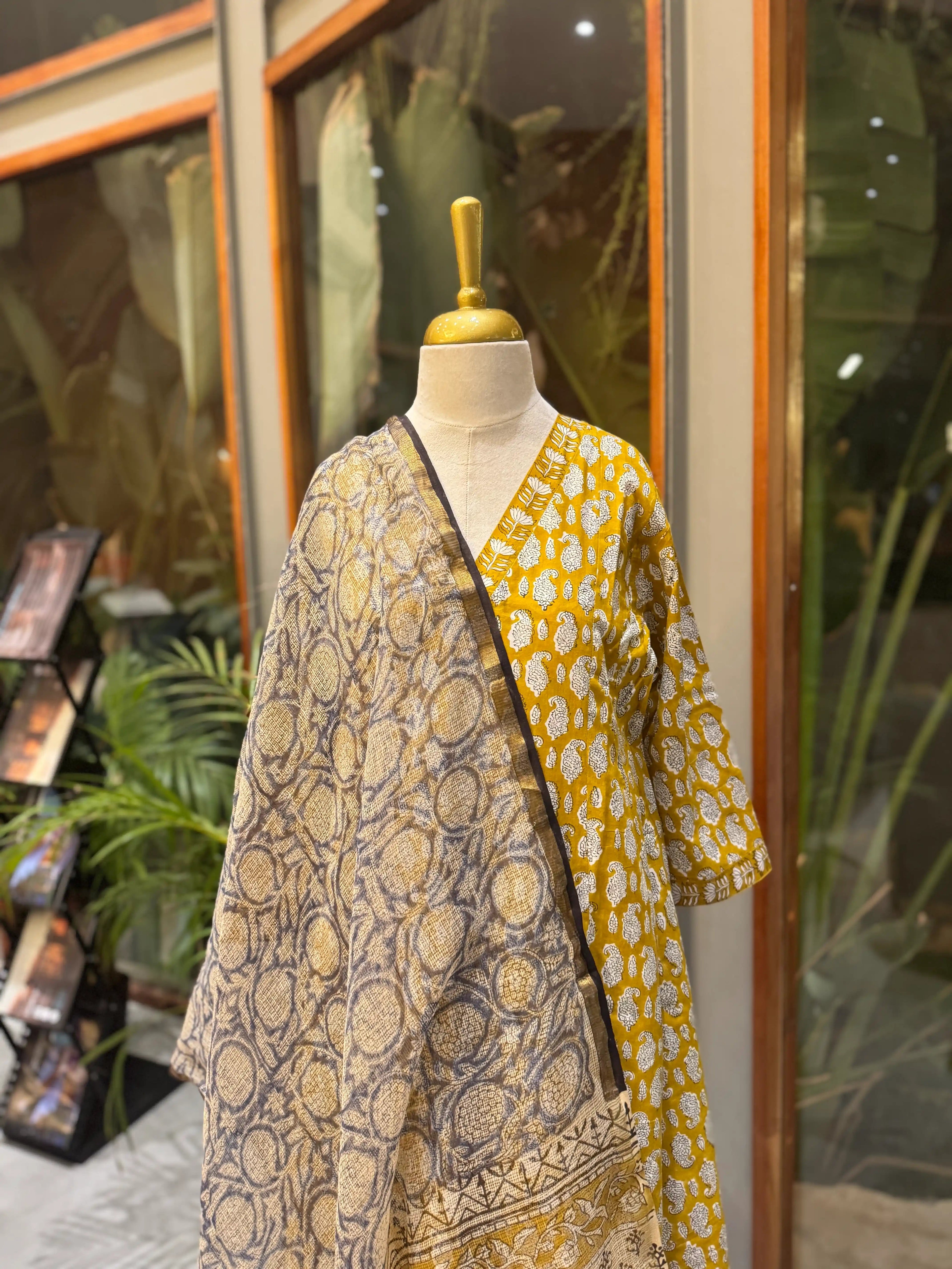 NIRA ANARKALI SET Tulen