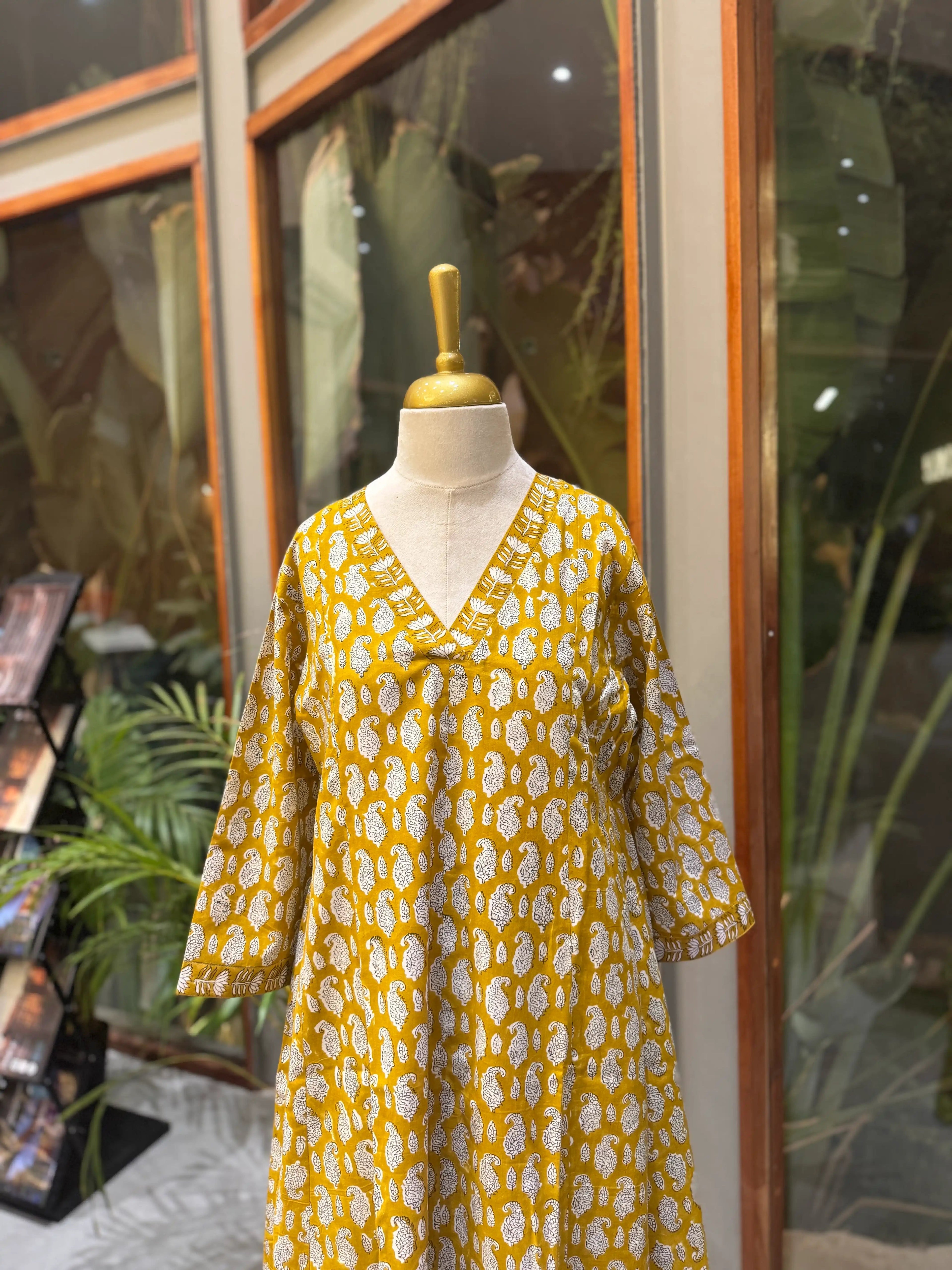 NIRA ANARKALI SET Tulen