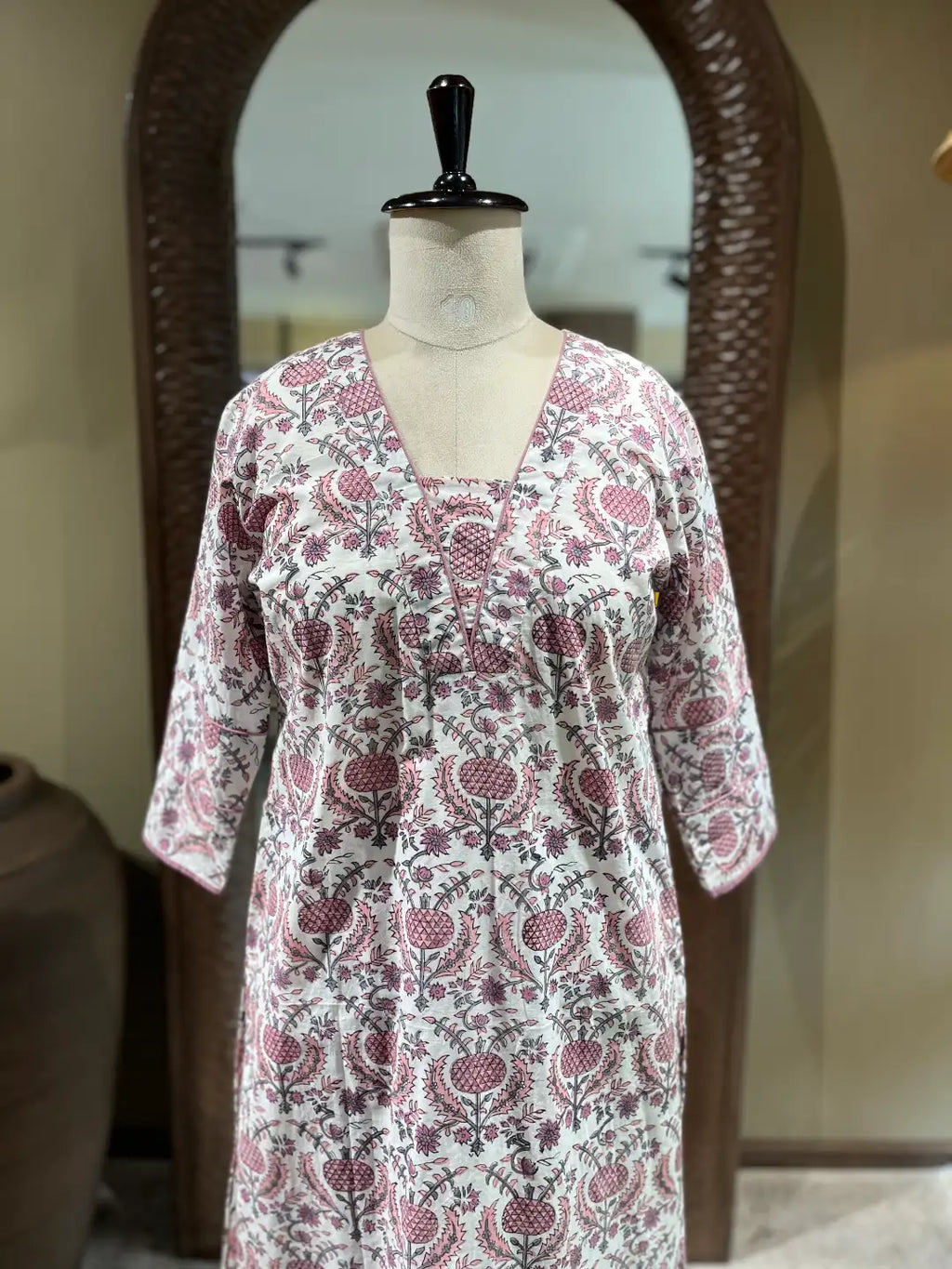 LAYANA KURTI SET
