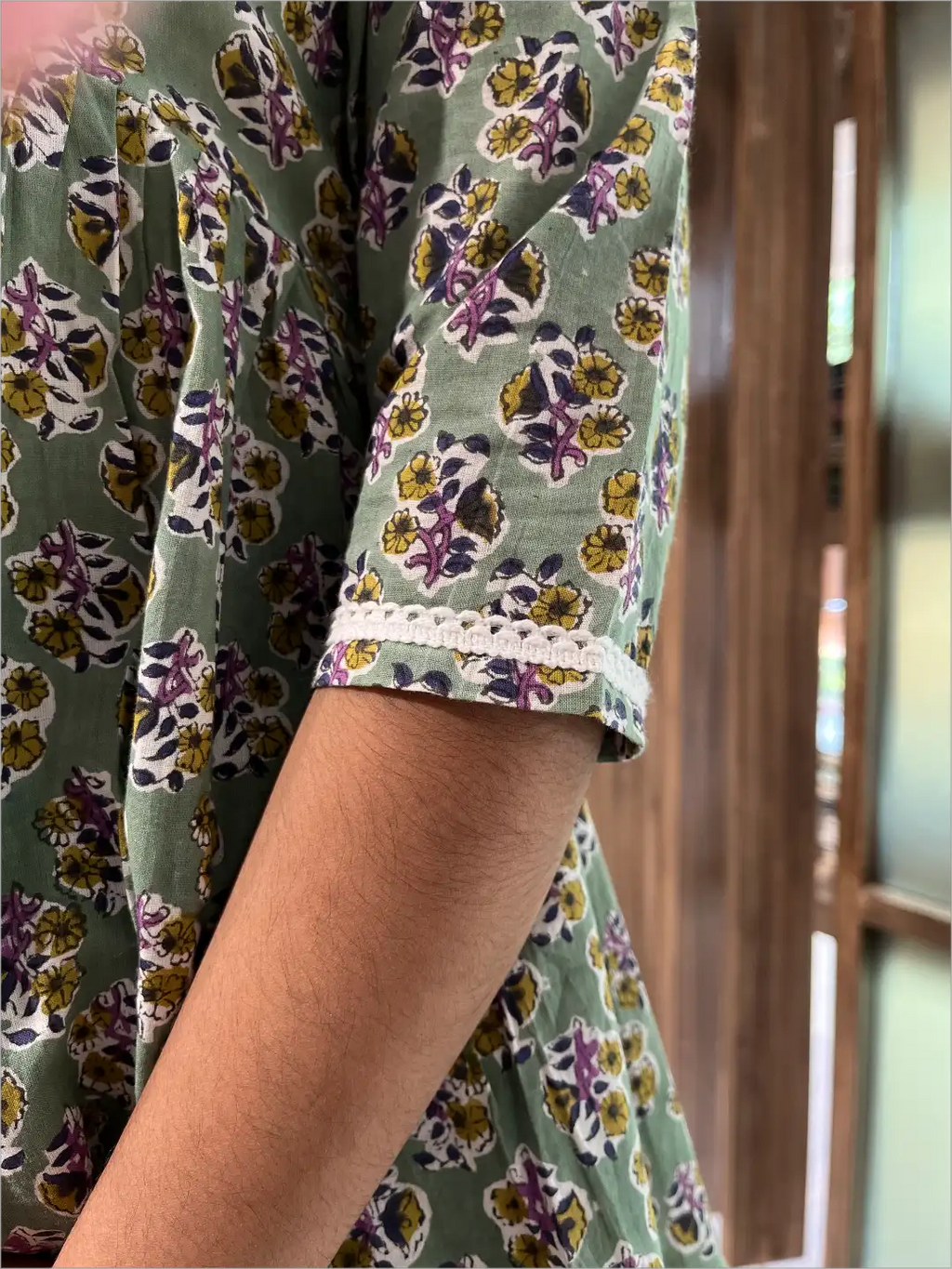 SHORT TOP