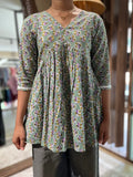 SHORT TOP