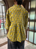 SHORT TOP